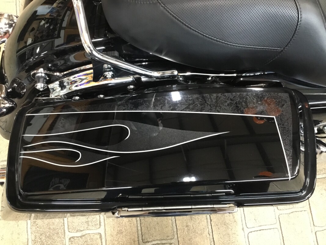 2011 Harley-Davidson Electra Glide Ultra Limited Vivid Black - Photo 5