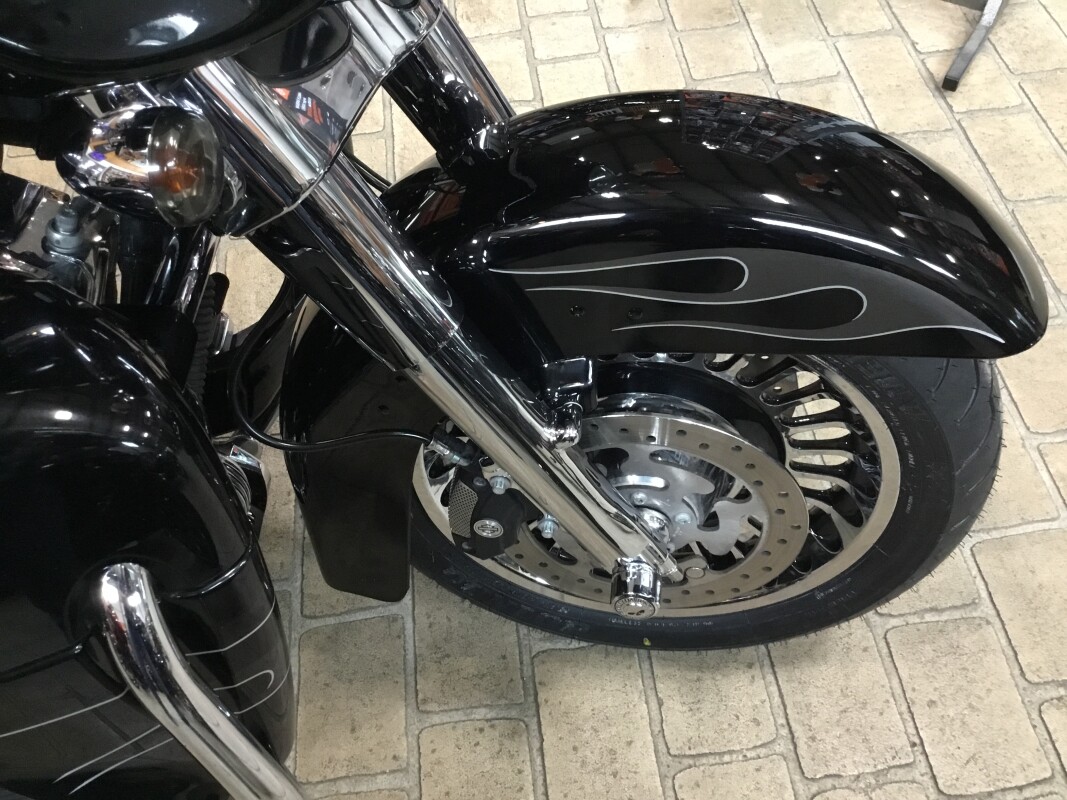 2011 Harley-Davidson Electra Glide Ultra Limited Vivid Black - Photo 3