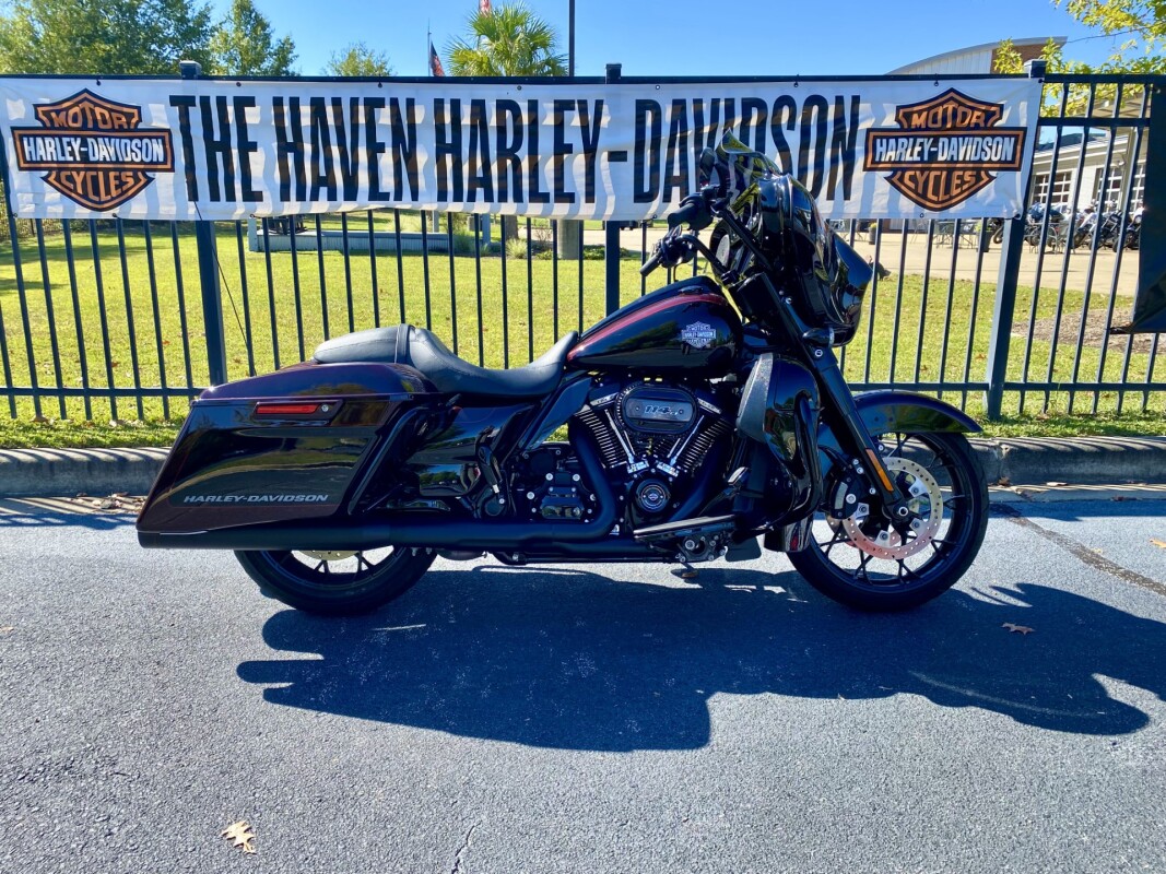 2022 Harley-Davidson Street Glide Special Midnight Crimson/Vivid Black