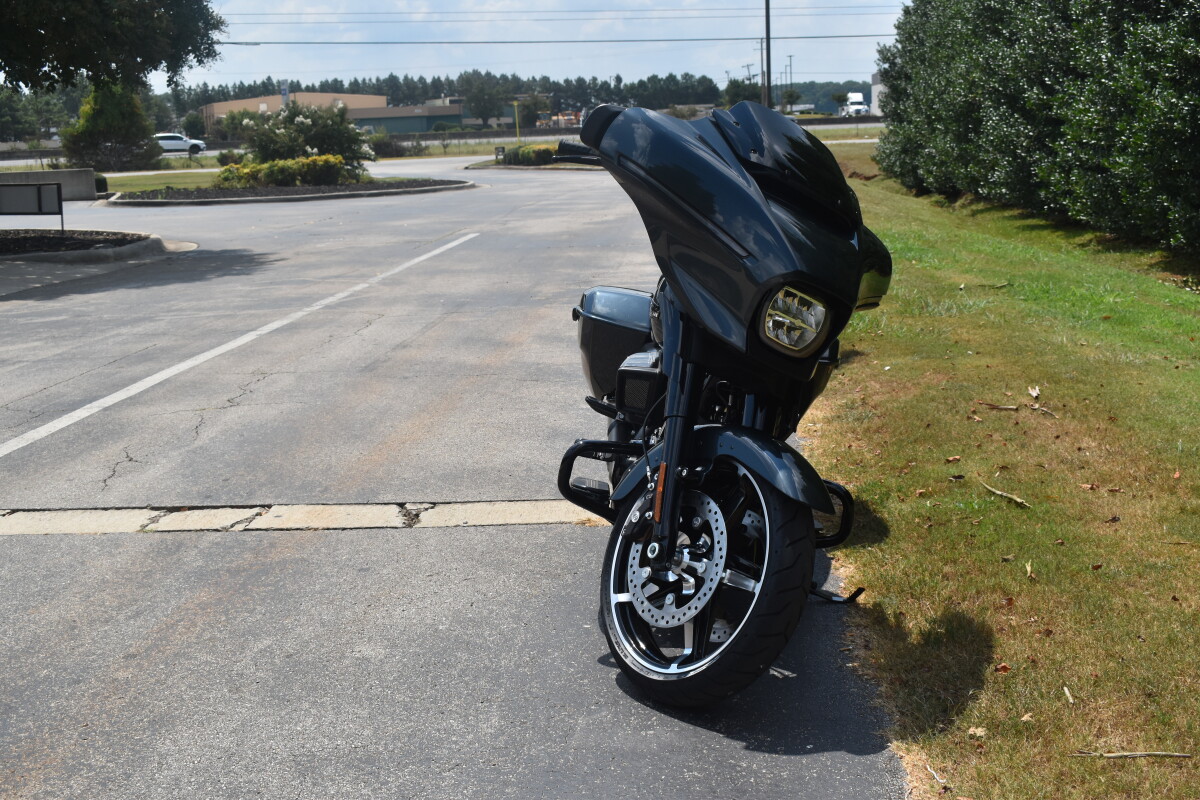 2025 Harley-Davidson Street Glide - Photo 3