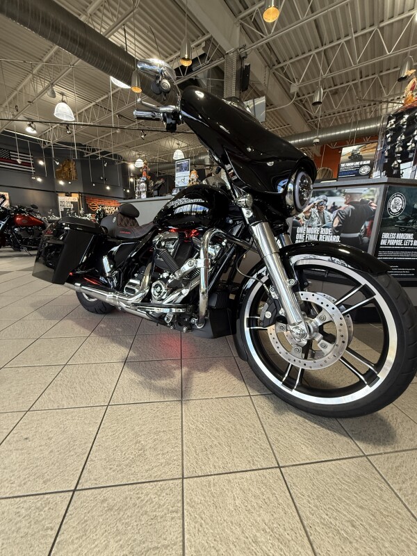 FLHXS 2017 Street Glide Special - Photo 5