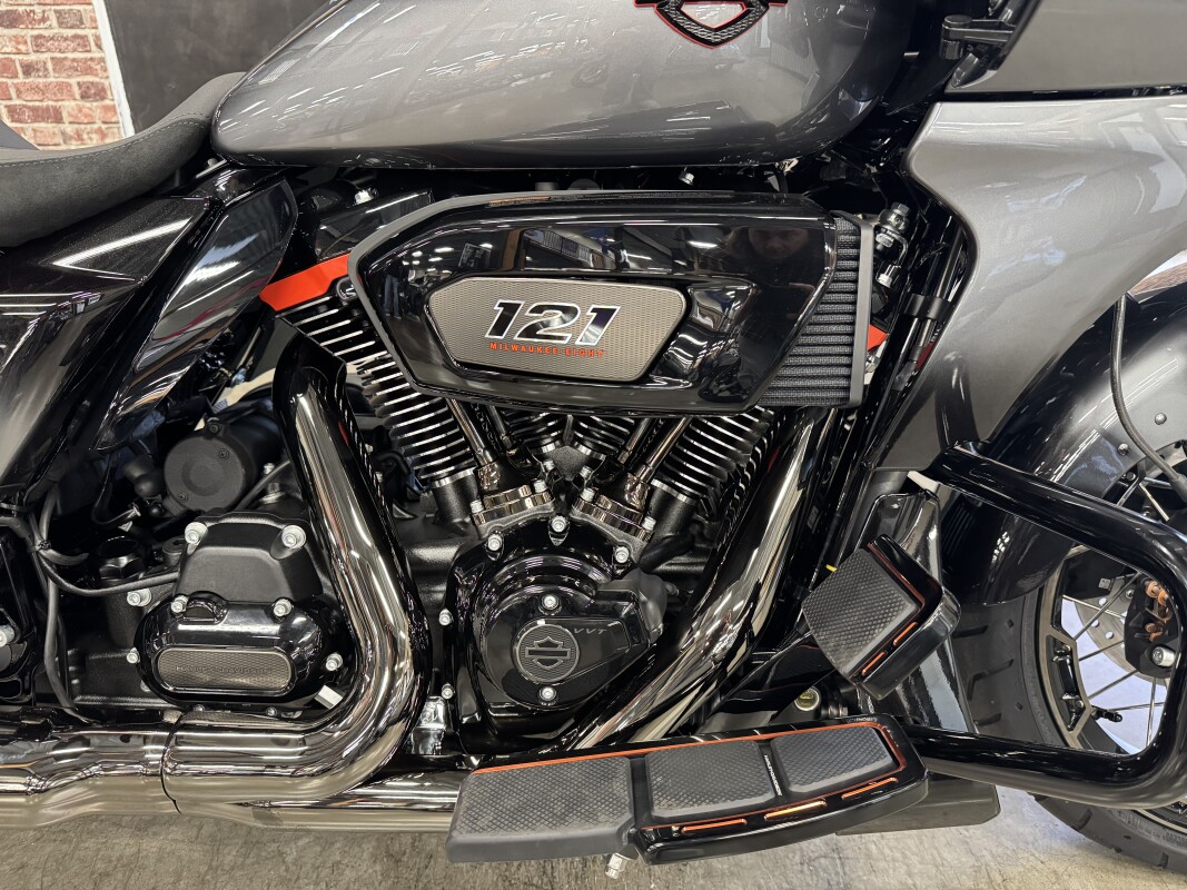 2025 Harley-Davidson CVO Road Glide FLTRXSE - Photo 2
