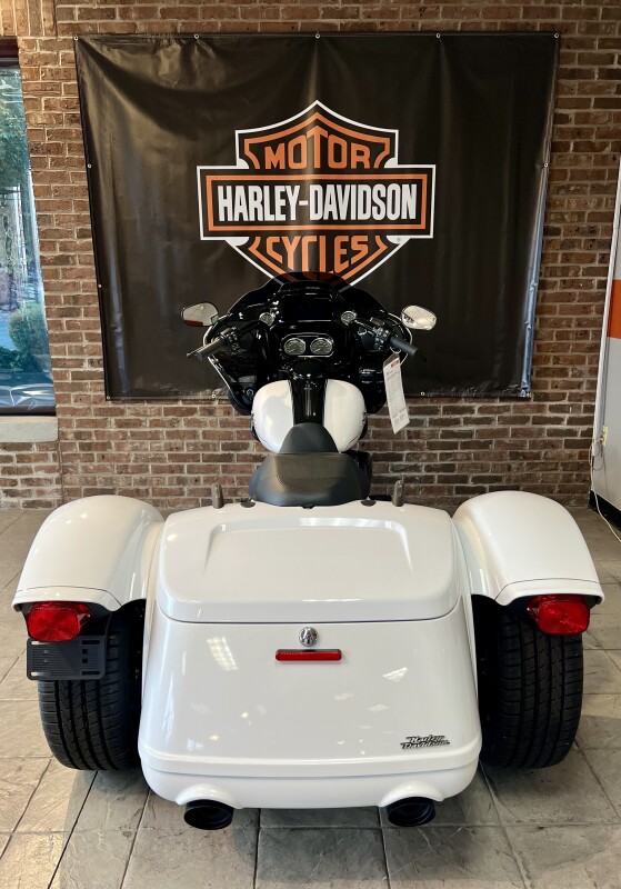 2025 Harley-Davidson Road Glide 3 FLTRT WHITE ONYX PRL - Photo 6