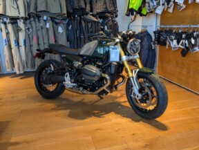 2025 BMW Motorrad R 12 nineT thumb 2
