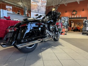 FLTRX 2013 Road Glide<sup>®</sup> Custom thumb 2