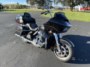 2017 Harley-Davidson® Road Glide® Ultra Black Quartz thumb 3