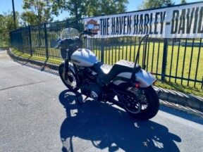 2020 Harley-Davidson® Street Bob® Barracuda Silver Denim thumb 1