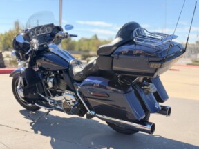 2018 Harley-Davidson® CVO™ Limited FLHTKSE Odyssey Blue 953993 thumb 1