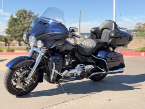 2018 Harley-Davidson® CVO™ Limited FLHTKSE Odyssey Blue 953993 thumb 0