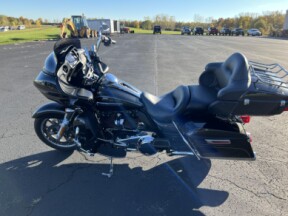 2017 Harley-Davidson® Road Glide® Ultra Black Quartz thumb 0