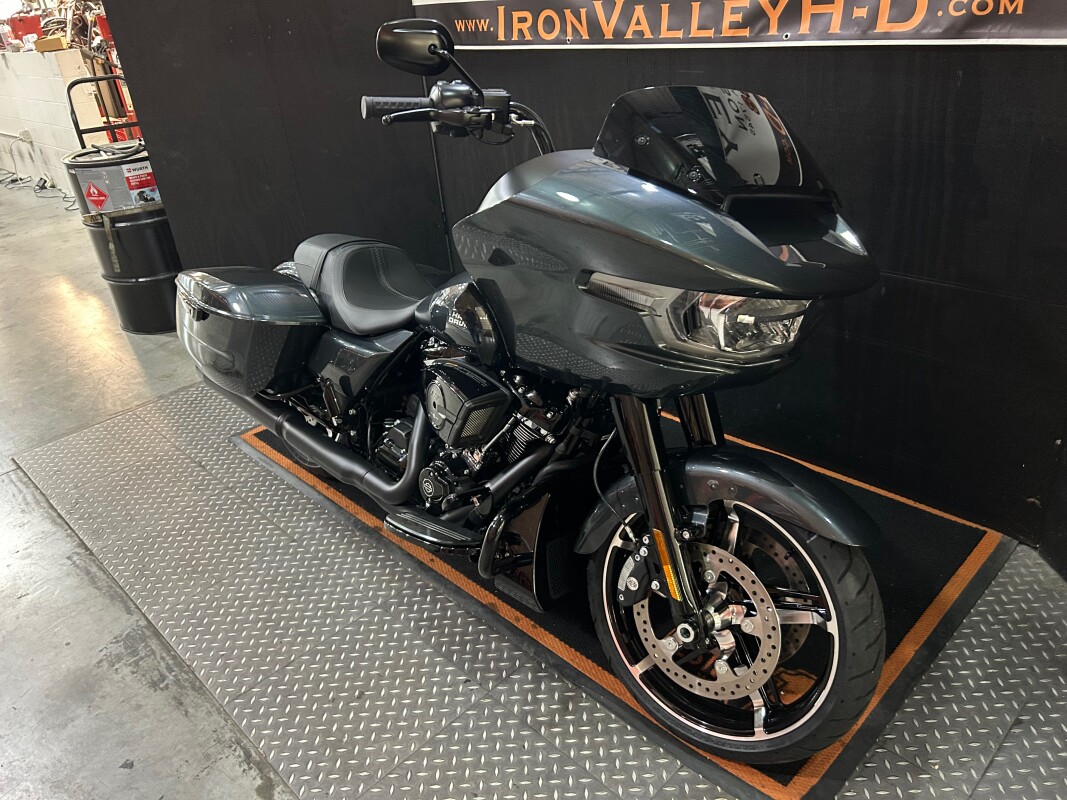 2025 H-D FLTRX Road Glide 117ci - Photo 3