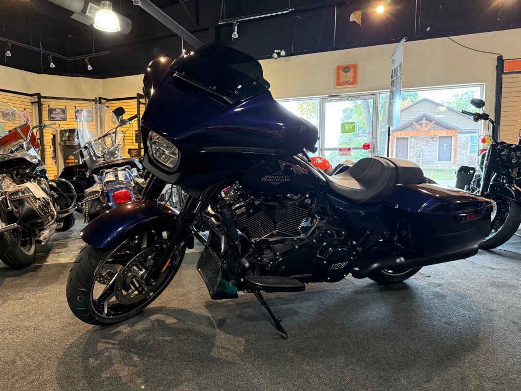 FLHX 2025 Street Glide - Photo 4
