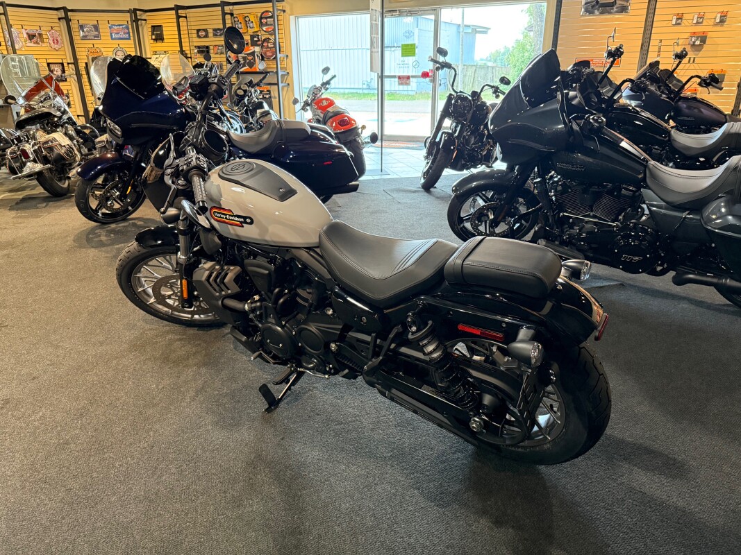 RH975S 2025 Nightster Special - Photo 4