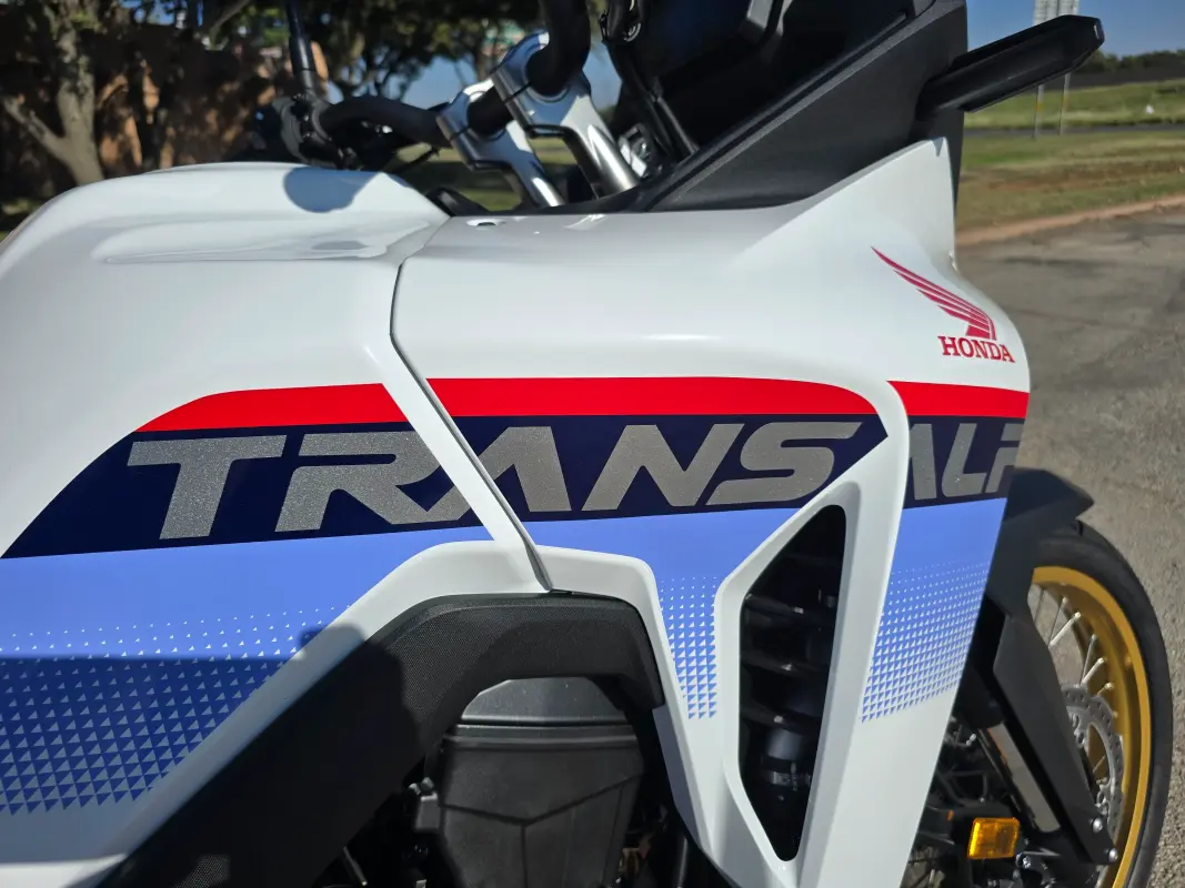 2025 Honda Transalp - Photo 8