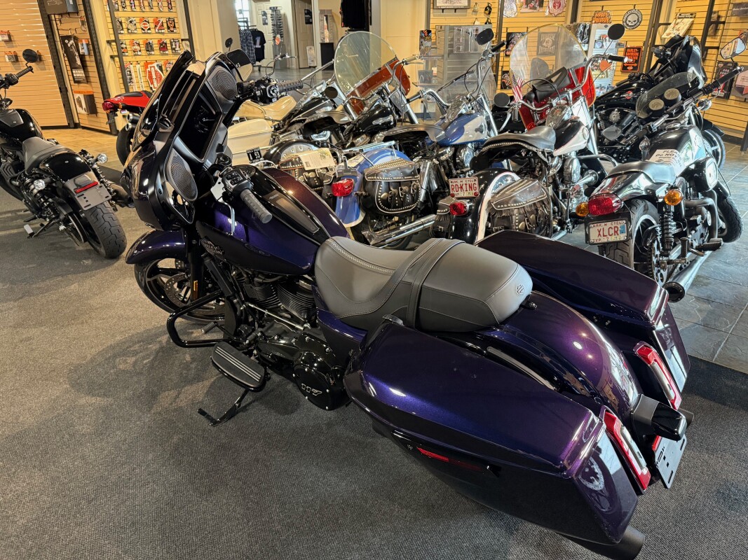 FLHX 2025 Street Glide - Photo 5