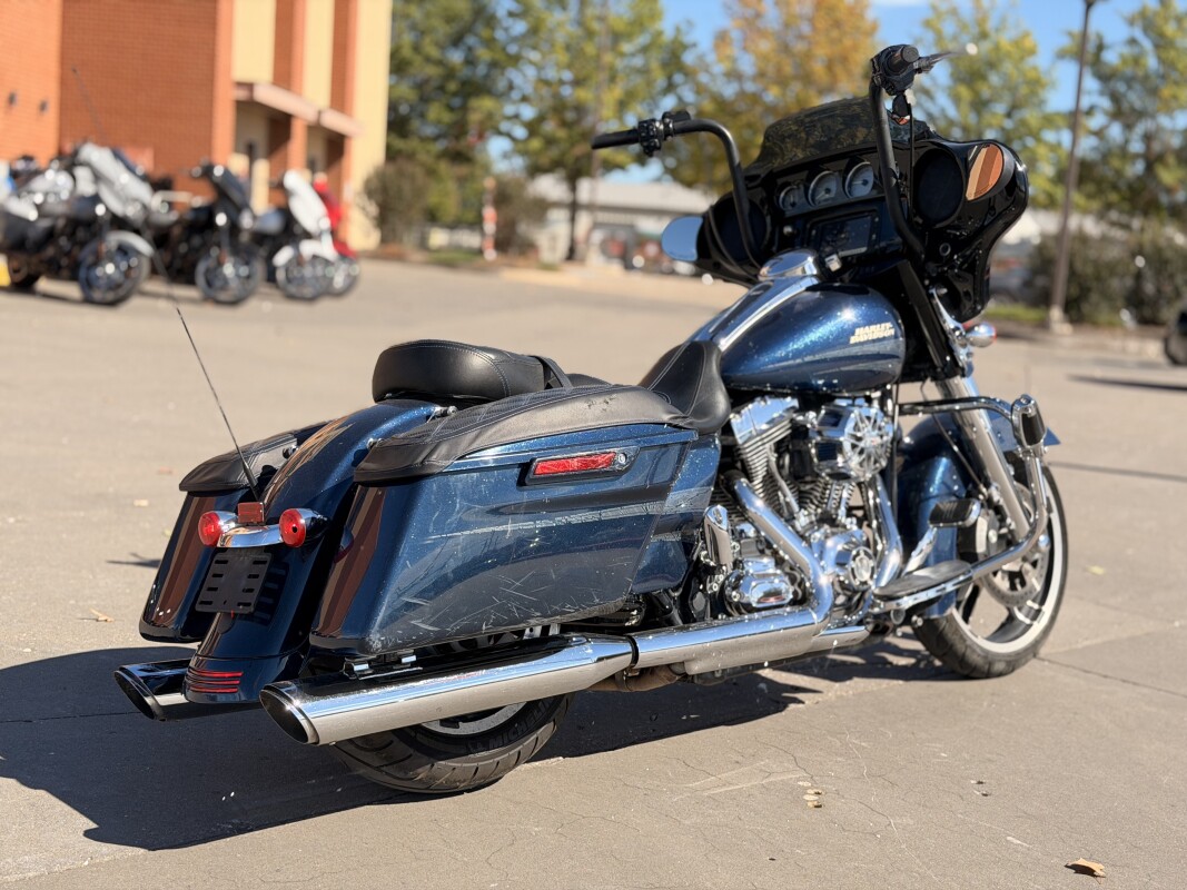 2016 Harley-Davidson Street Glide Special FLHXS Cosmic Blue Pearl 634721 - Photo 3