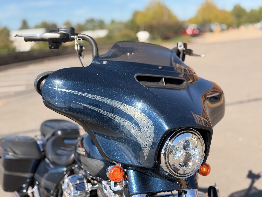2016 Harley-Davidson Street Glide Special FLHXS Cosmic Blue Pearl 634721 - Photo 8