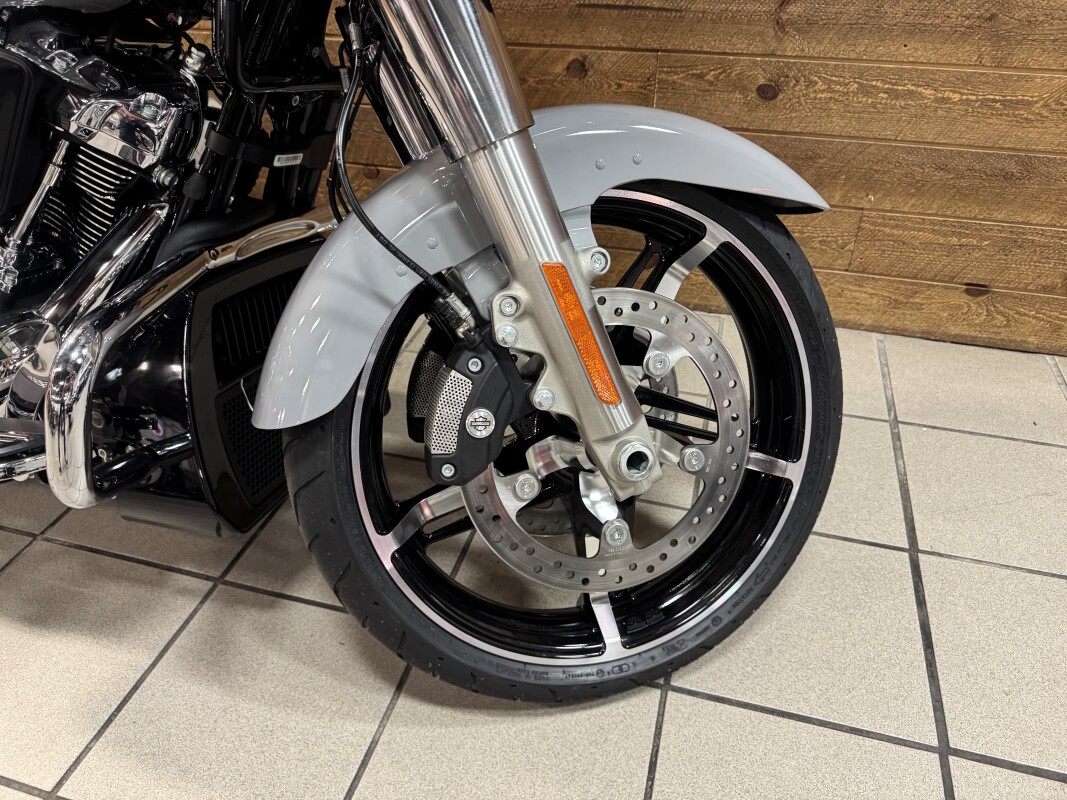 2025 Harley-Davidson Road Glide Billiard Gray FLTRX - Photo 4