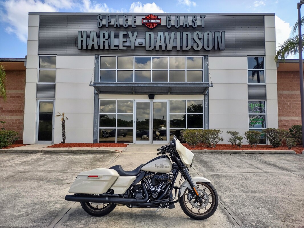 Street Glide ST - Photo 9