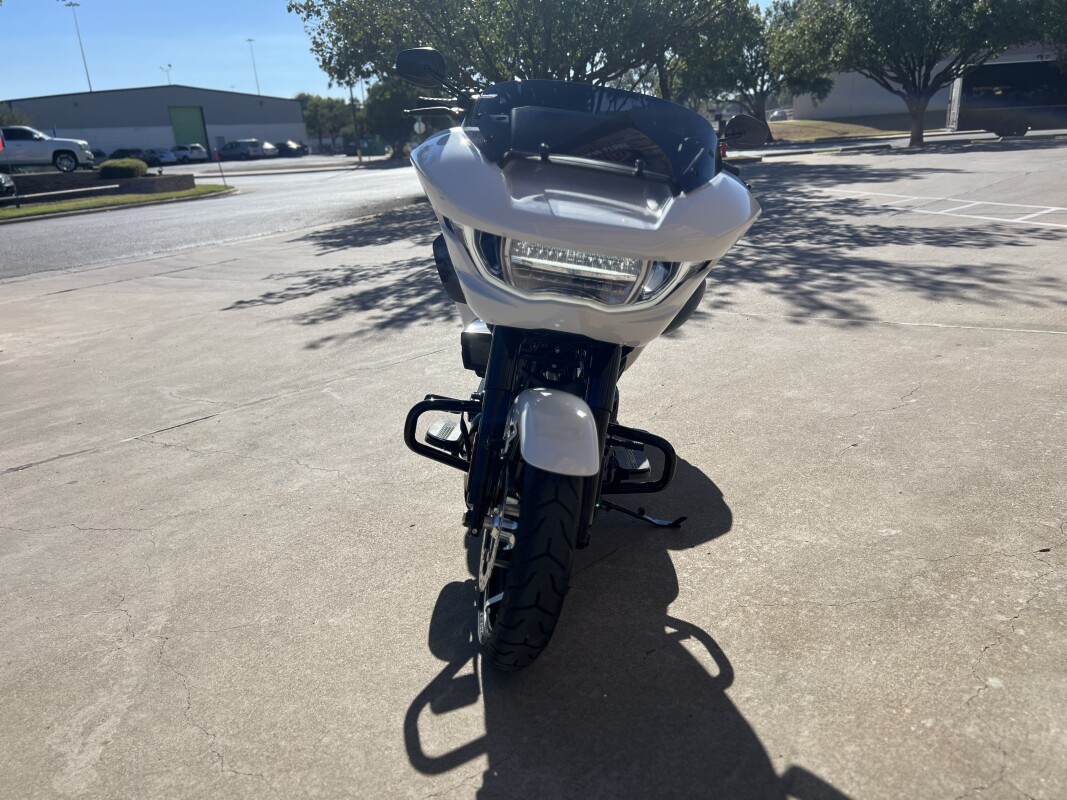 2025 Harley-Davidson Road Glide White Onyx Pearl - Black Finish - Photo 3