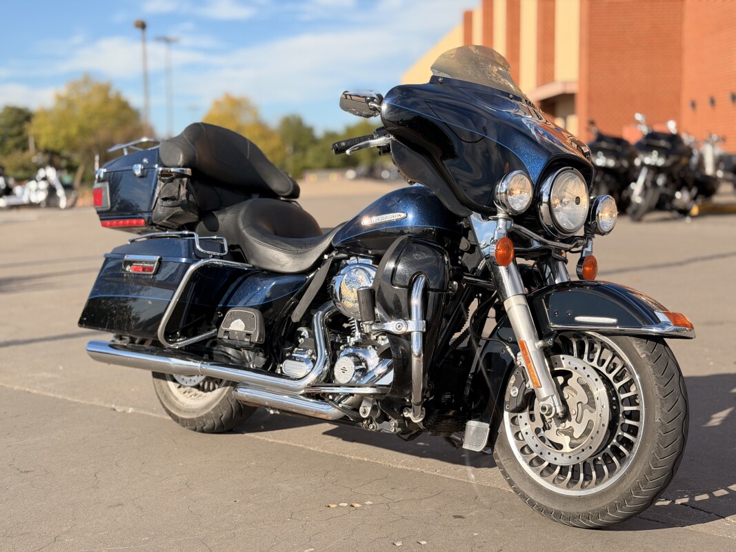 2012 Harley-Davidson Electra Glide Ultra Limited FLHTK BIG BLUE 637358 - Photo 2