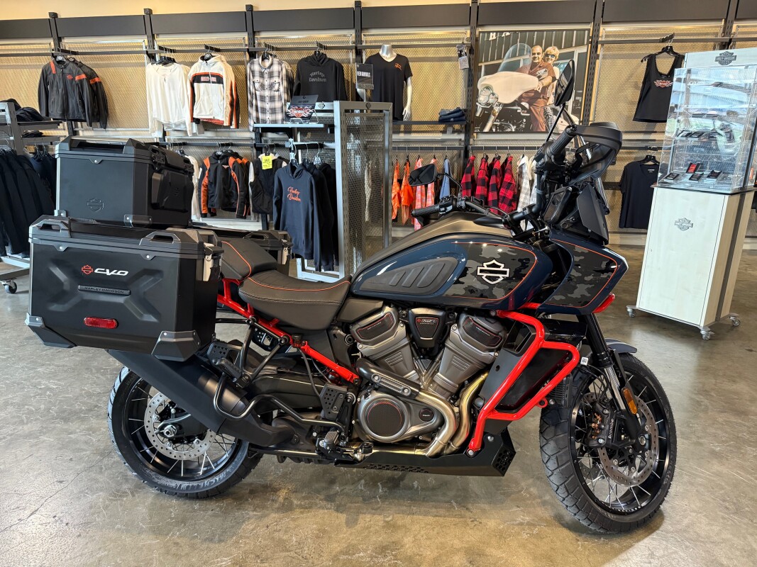 RA1250SE 2025 CVO Pan America