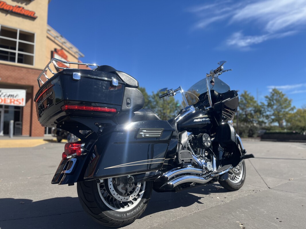 2011 Harley-Davidson Road Glide Ultra FLTRU BLACK 634094 - Photo 3