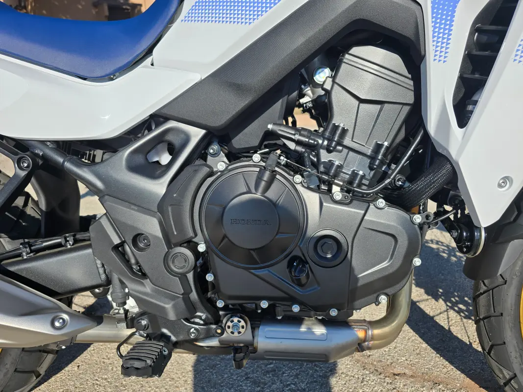 2025 Honda Transalp - Photo 7