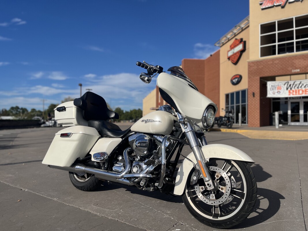 2014 Harley-Davidson Street Glide FLHX WHITE 615484 - Photo 4