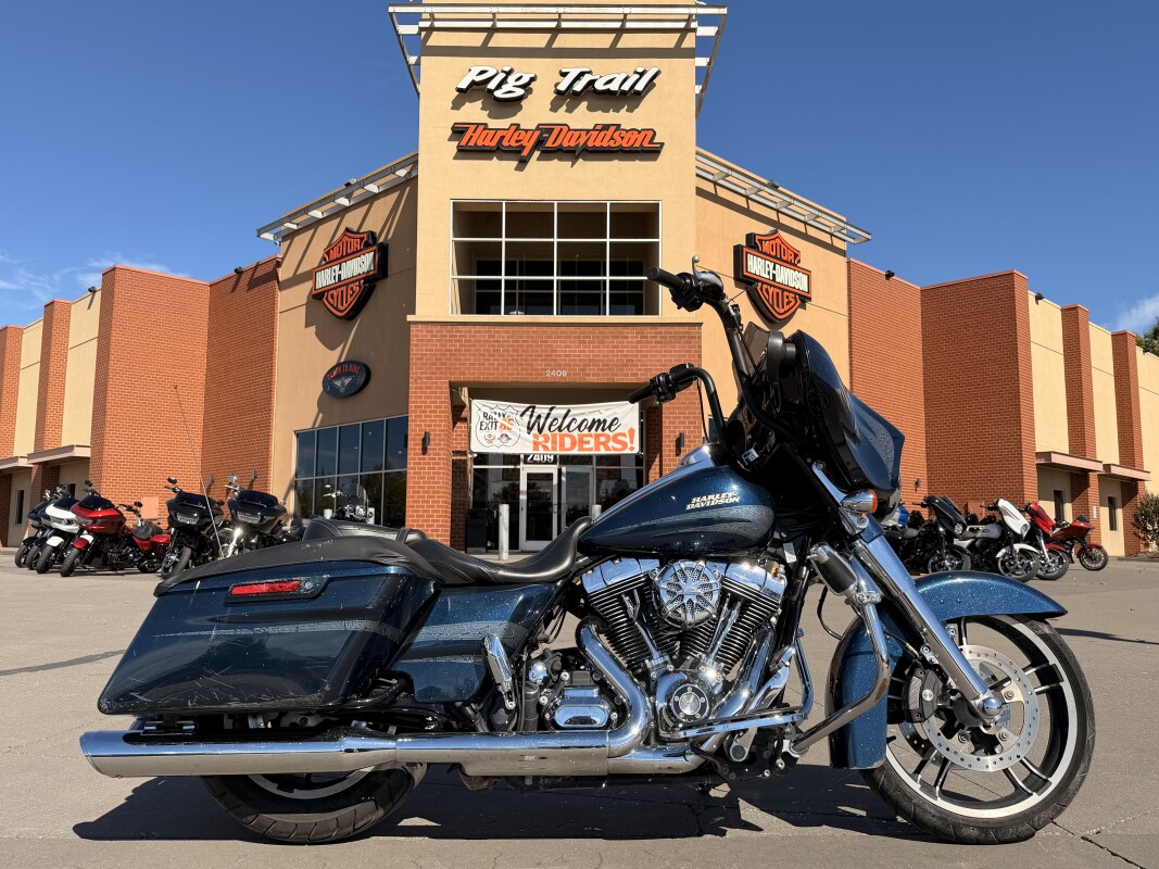 2016 Harley-Davidson Street Glide Special FLHXS Cosmic Blue Pearl 634721