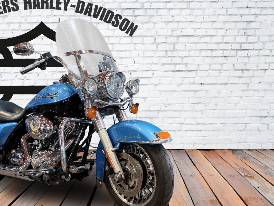 2011 Harley-Davidson Road King Cool Blue Pearl/Vivid Black - Photo 3