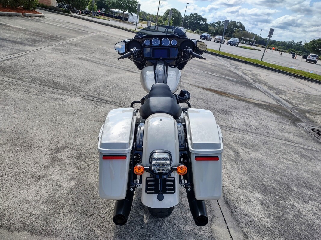 Street Glide ST - Photo 4