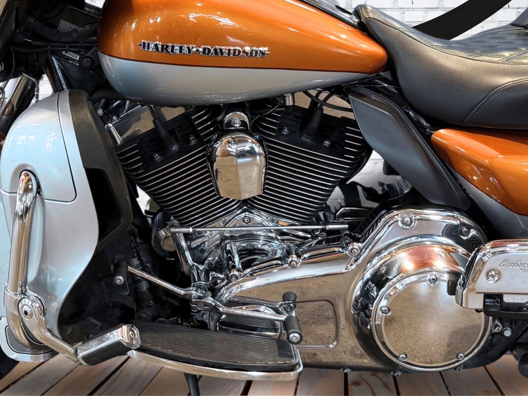 2014 Harley-Davidson Electra Glide Ultra Limited Two-Tone Amber Whiskey/Brilliant Silver - Photo 7