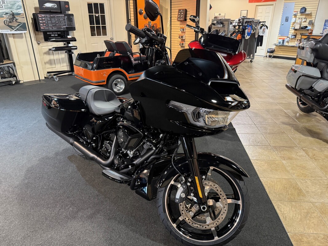 FLTRX 2025 Road Glide - Photo 2