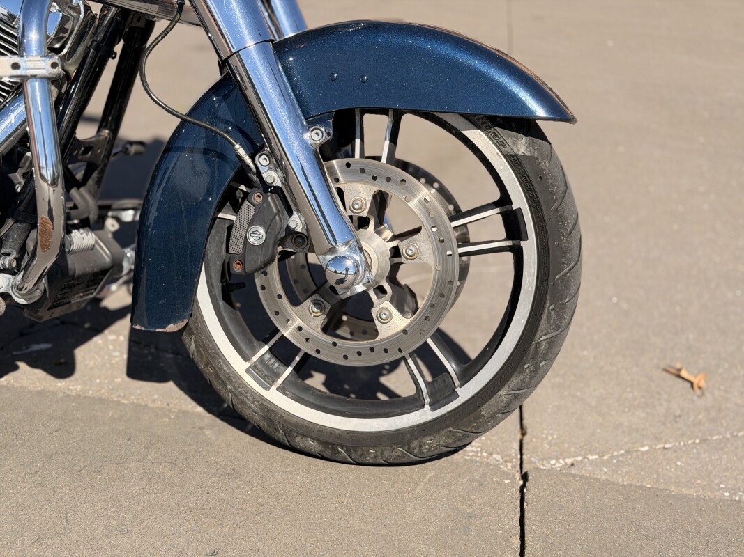 2016 Harley-Davidson Street Glide Special FLHXS Cosmic Blue Pearl 634721 - Photo 9