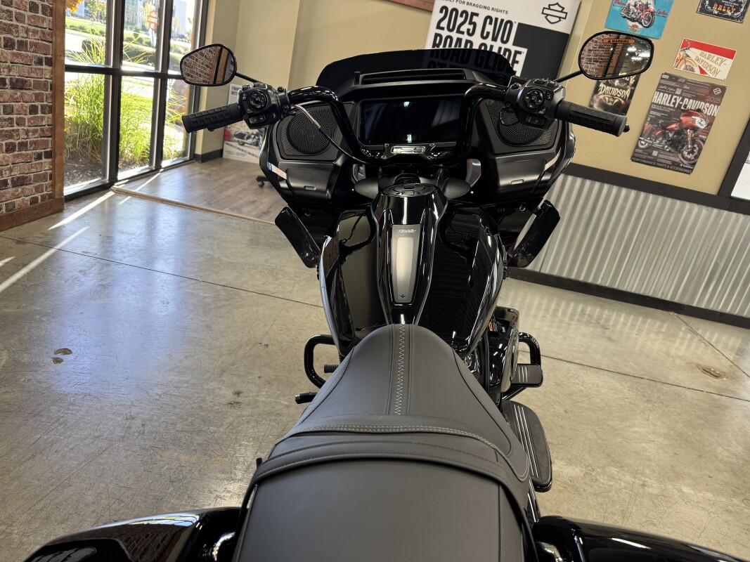 2025 Harley-Davidson Road Glide FLTRX - Photo 3