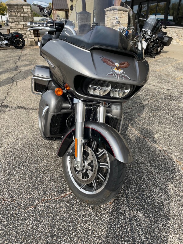 Harley-Davidson Road Glide Ultra 2016 FLTRU BIL SLVR/V BLK W/PINSTRIPE - Photo 3