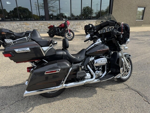 Harley-Davidson Ultra Limited 2019 FLHTK Silver Flux/Black Fuse - Photo 2