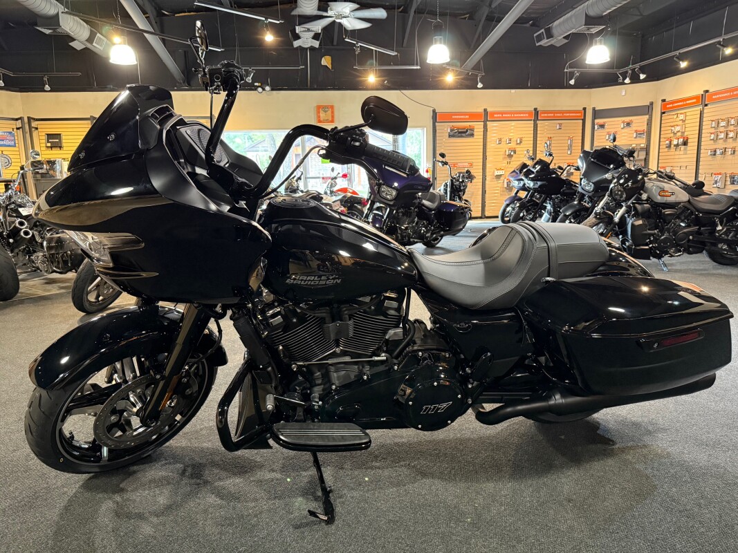 FLTRX 2025 Road Glide - Photo 4