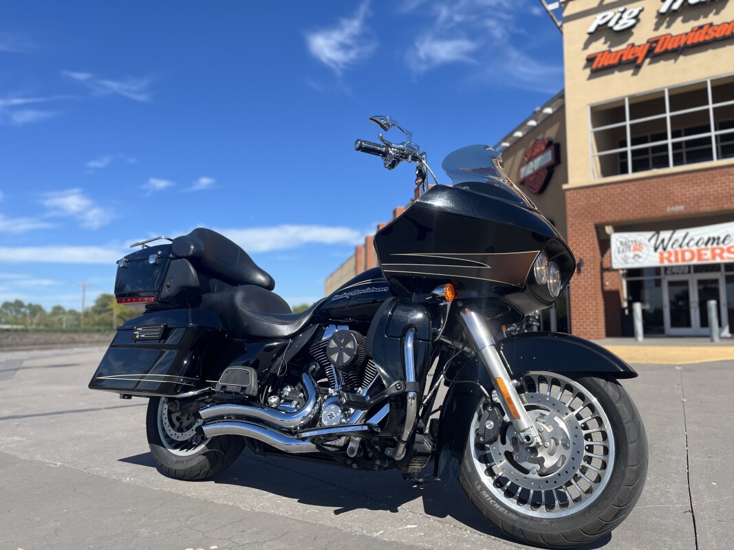 2011 Harley-Davidson Road Glide Ultra FLTRU BLACK 634094 - Photo 2