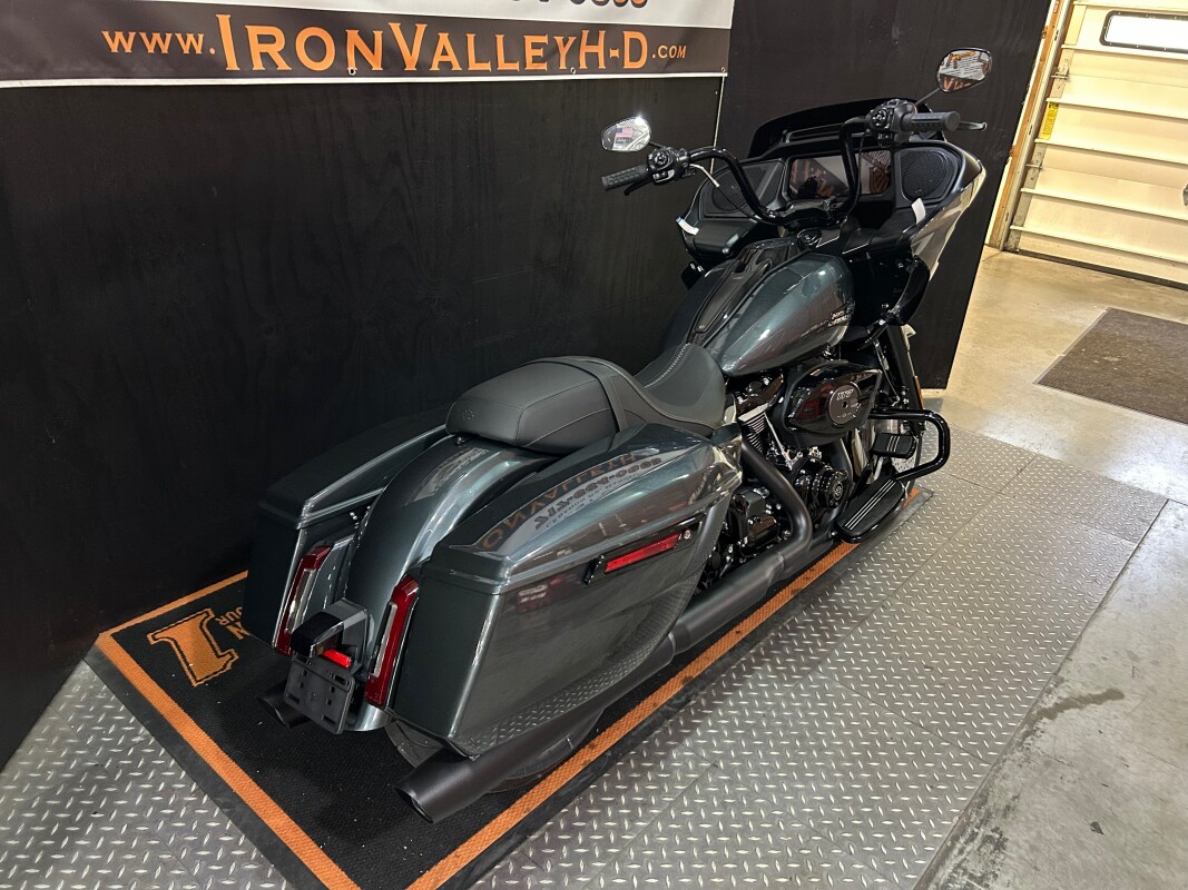 2025 H-D FLTRX Road Glide 117ci - Photo 4