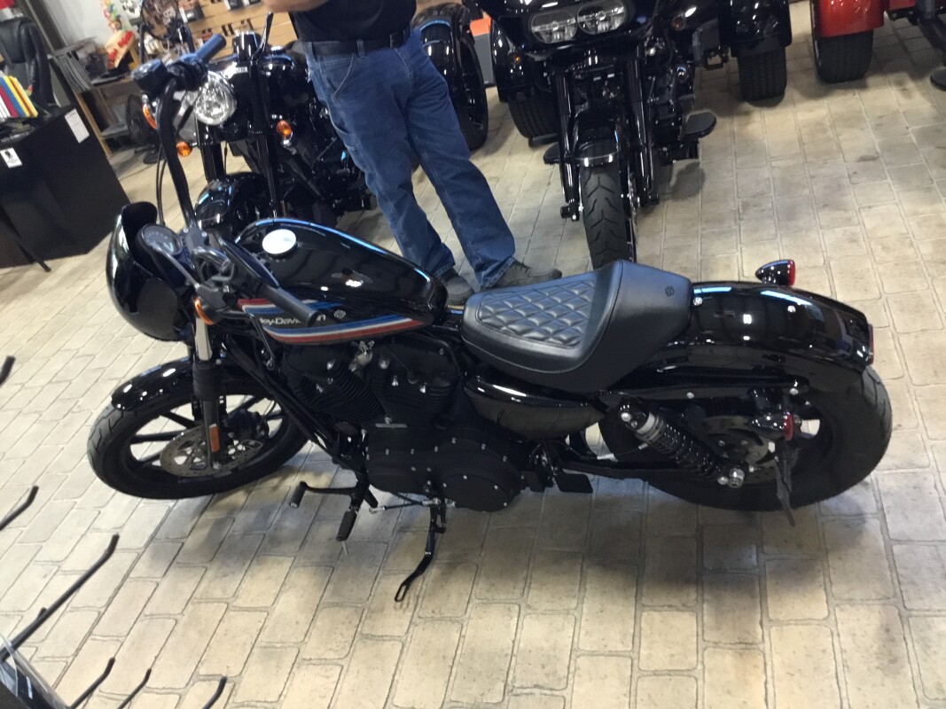 2020 Harley-Davidson Iron 1200 Vivid Black