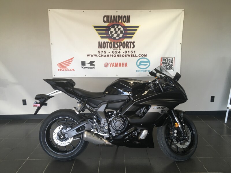 YZF-R7