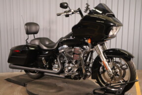 2016 Harley-Davidson® Road Glide® Special FLTRXS thumb 2
