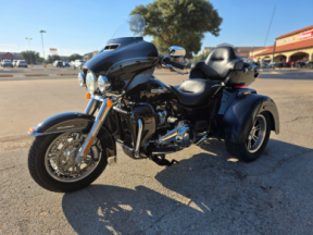 2017 Harley-Davidson® Tri Glide® Ultra thumb 0