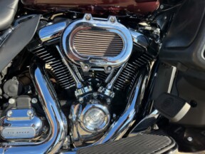 2021 Harley-Davidson Road Glide Limited FLTRK thumb 2