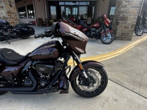 2024 Harley-Davidson® CVO™ Street Glide® Copperhead thumb 2