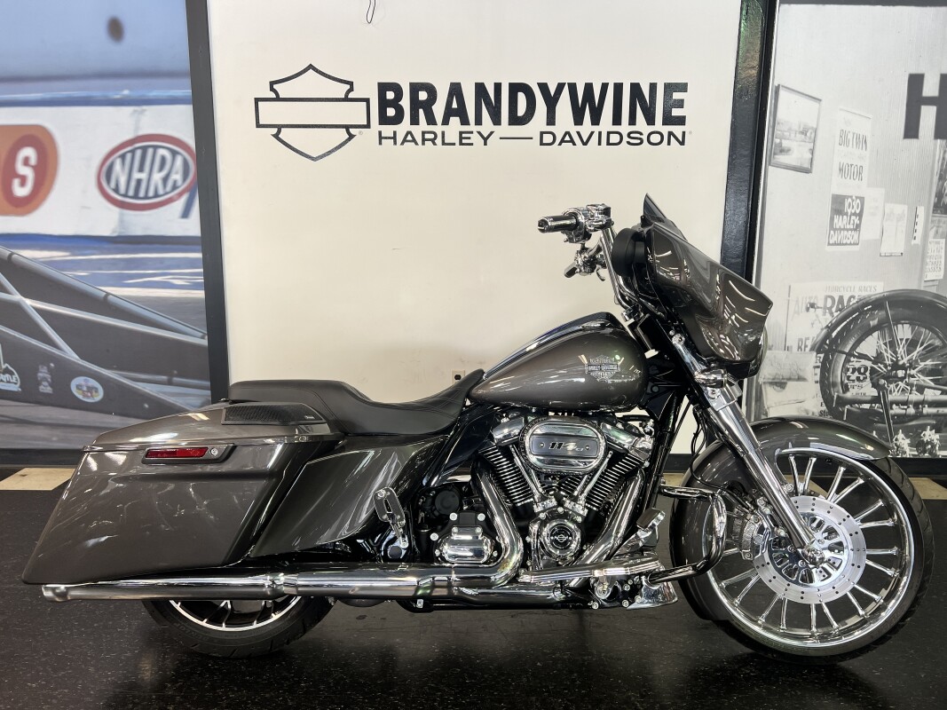 2023 Harley-Davidson Street Glide Special Gray Haze FLHXS