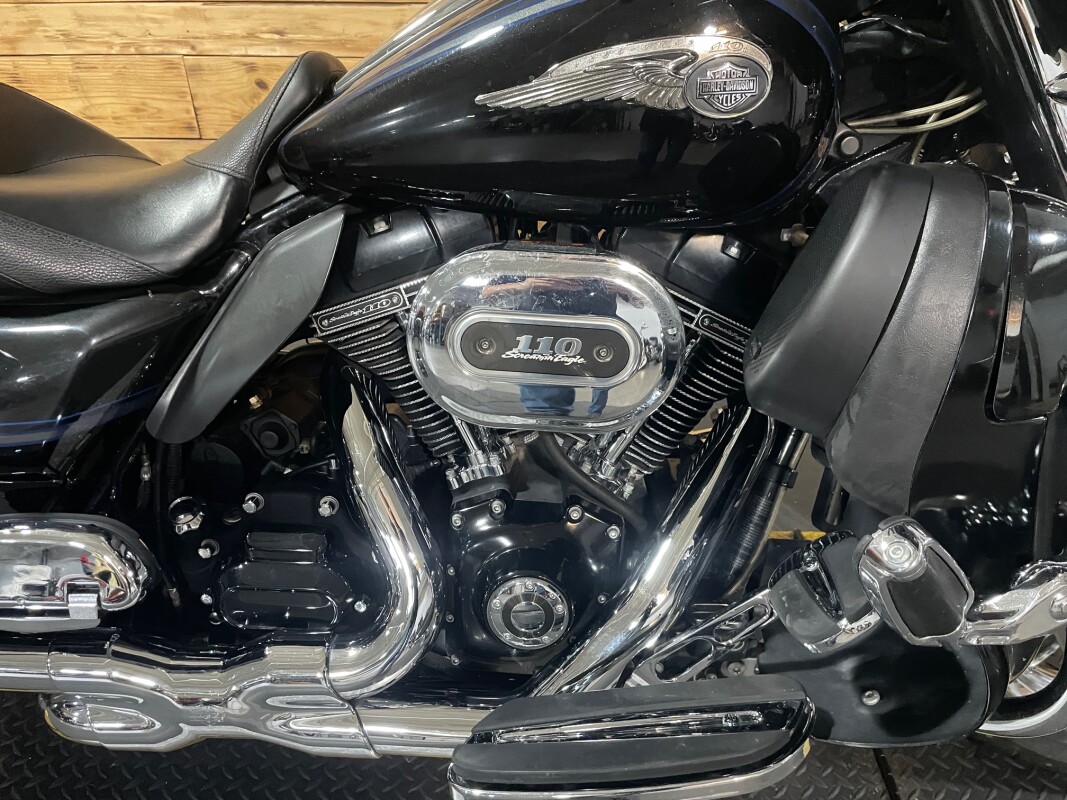 Harley-Davidson CVO Ultra Classic Electra Glide 110th Anniversary Edition 2013 FLHTCUSE8-ANV Ann - Photo 2
