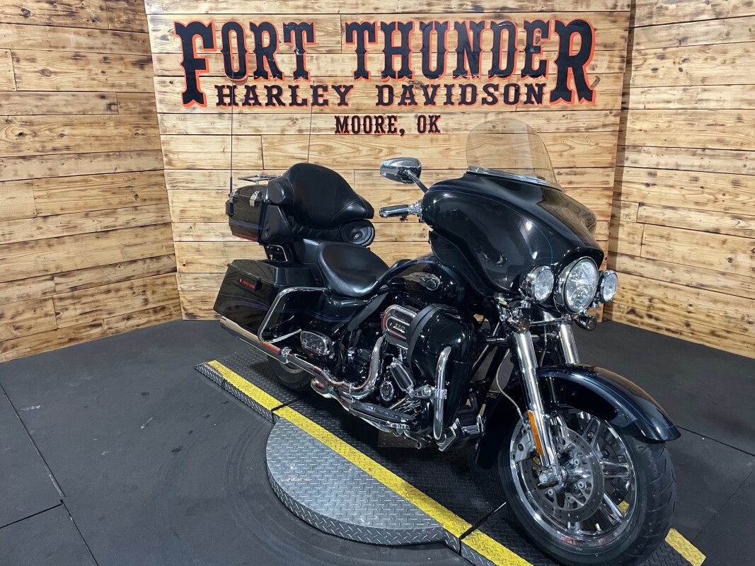 Harley-Davidson CVO Ultra Classic Electra Glide 110th Anniversary Edition 2013 FLHTCUSE8-ANV Ann - Photo 3